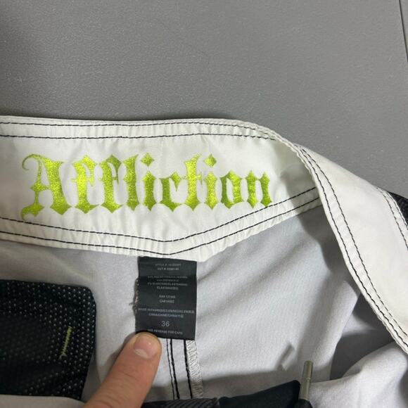 Affliction Mens Y2K Board Shorts Size 36 Grunge Goth Skater Punk Swim Trunks - Picture 7 of 13